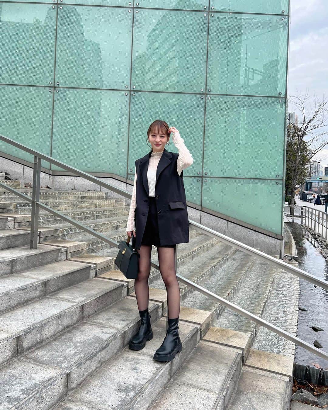 神部美咲のインスタグラム：「フェブラリーS🐴✨  レモンポップ・坂井騎手 関係者のみなさま おめでとうございます👏  私の馬券は、、  ◎レモンポップ ○メイショウハリオ  メイショウハリオは躓いたけど ３着に届いてくれたので  外しはしましたが、 この馬券に悔いはなし！！！笑笑  また来週です🙇‍♀️💓」