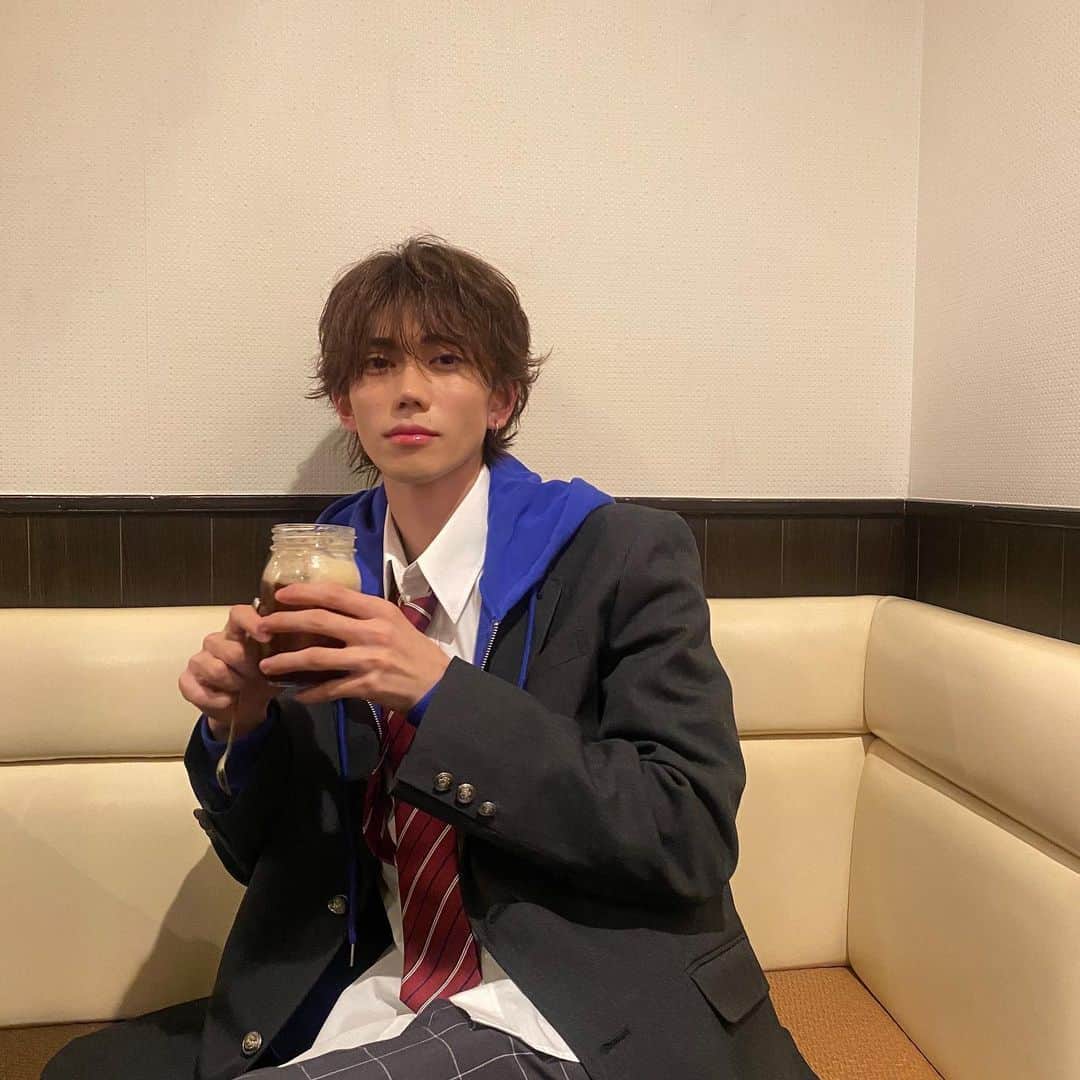 樋口晃平のインスタグラム：「2月22日発売　JUNON 4月号宜しくお願い致します！！  久しぶりに制服を着ました☺️  そして、今日も放送とGロッソありがとうございました🙇‍♂️」