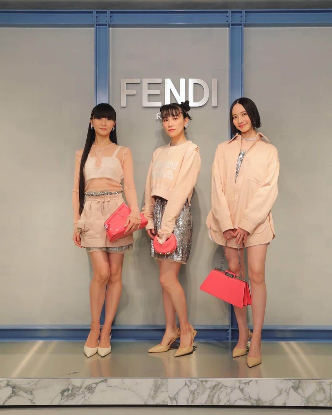 大本彩乃のインスタグラム：「Palazzo FENDI Omotesando🌸  先日、オープニングイベントにお邪魔した際の写真です🙋  後日、プレゼントを買いに行ったら「次はご自分へのプレゼントも是非♡」と言っていただけたので、たしかに。私も何かゲットしたい。  ホームアクセサリーやベビー服もとっても可愛かったです。 店内がいい香りでとっても華やかな気分でした🌸  #PalazzoFendiOmotesando @fendi #prfm」