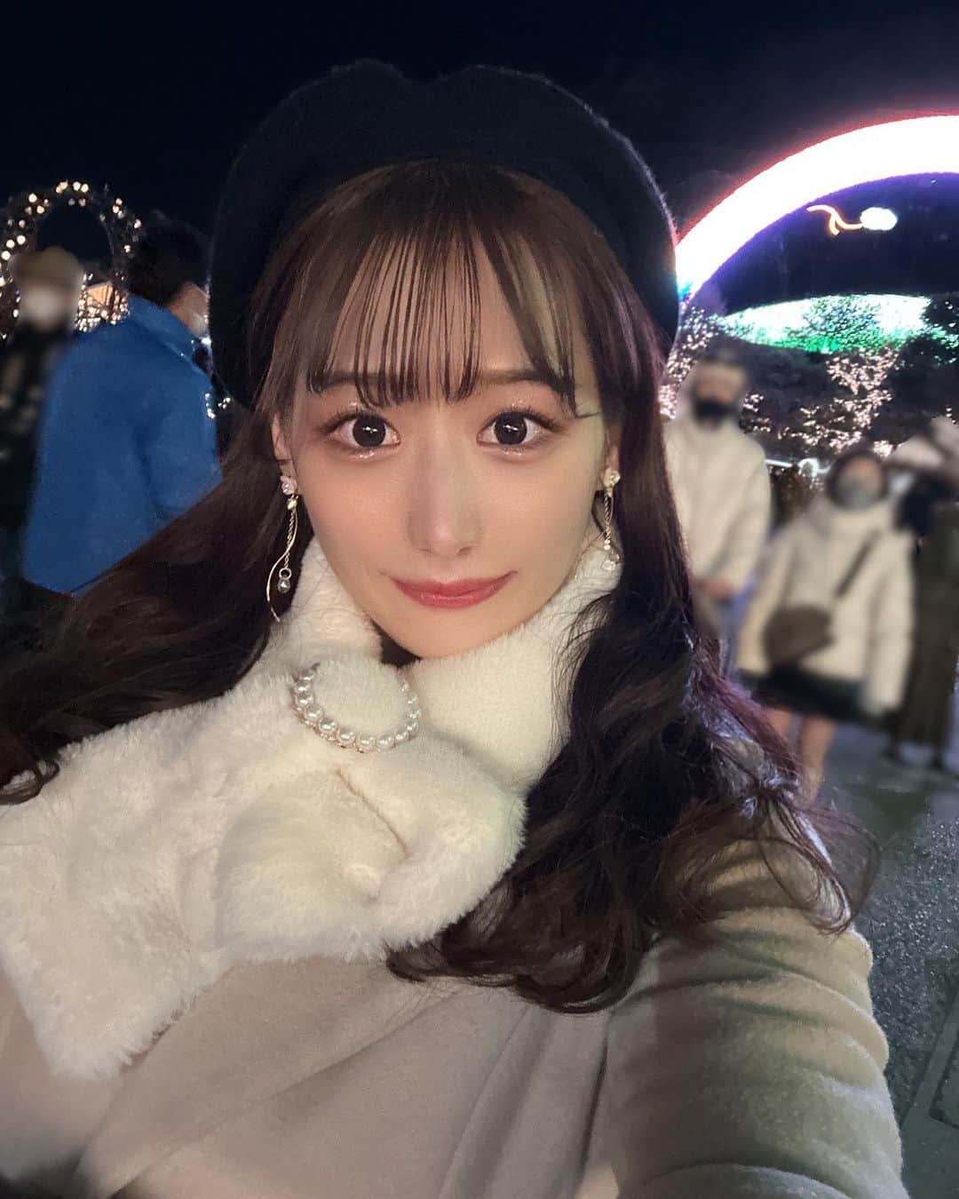 のインスタグラム：「#あしかがフラワーパーク イルミネーションの撮影で行ったらとってもきれいで満喫できた☺️ また行きたいなぁ✨  #あしかがフラワーパークイルミネーション  #栃木観光 #栃木旅行 #アイドル #サロンモデル #サロモ #被写体 #ポートレートモデル #撮影会モデル #动漫 #角色扮演 #粉我 #我的最愛 #女仆 #偶像 #팔로우 #아이돌#followme  #japanese #japanesegirl #japaneseidol #japanesegirls  #girl  #idol #japanesegirl #tochigi #ashikagaflowerpark」