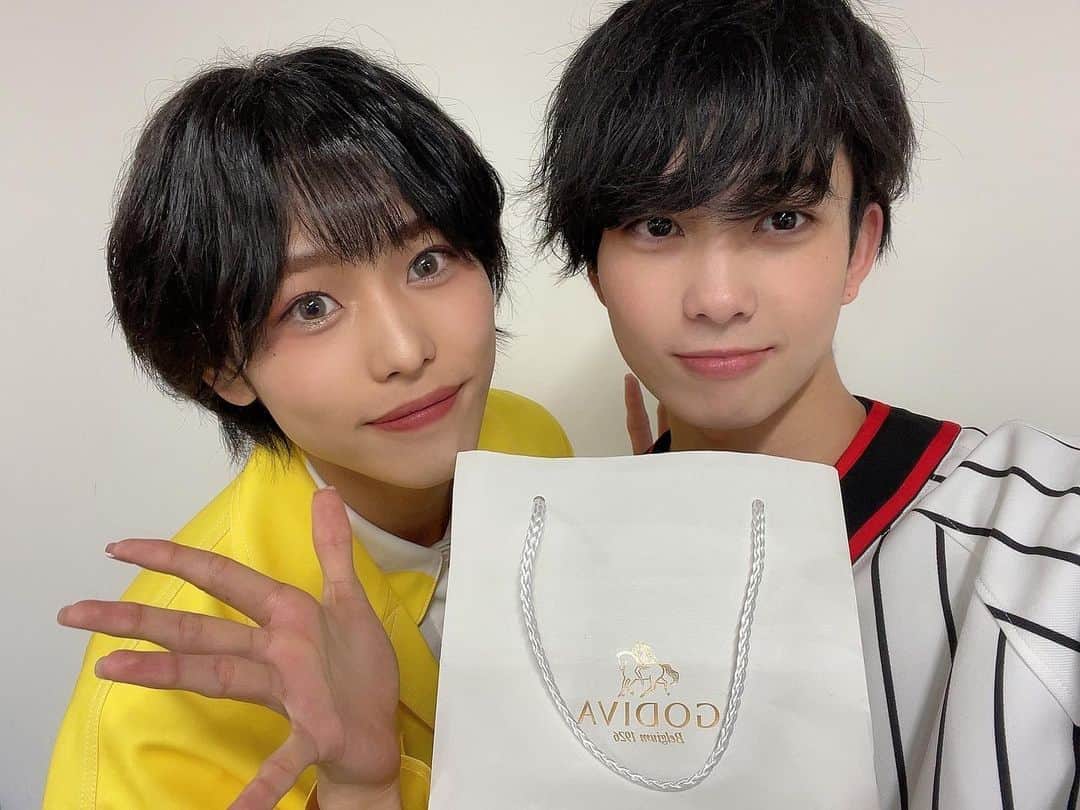 橋爪優真のインスタグラム：「Happy Birthday to Me - - - - - - - - - - - - - - - - - - - - - - - - - - - - - - - - - - - - - - - - #happybirthday #Happy #birthday #バレンタイン #チョコ #チョコレート #GODIVA #プレゼント」