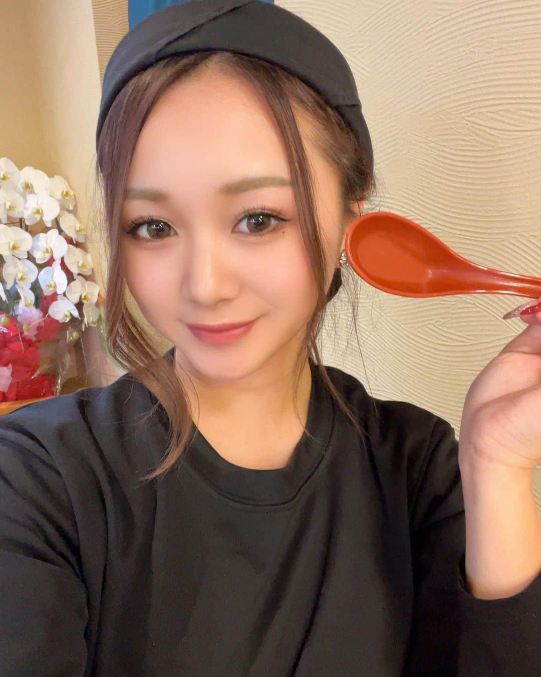 あゆぽよのインスタグラム：「❤️  なんでラーメン屋で働いてるんですか？ってめっちゃ聞かれるから ここに書いておきます😂  お昼が暇なのと仕事が好きだからです😆  まじで楽しい笑笑 そしてラーメンもまじで美味しい🍜  来週は金、土曜日が出勤❣️ 友達とか来てくれるの嬉しい😆  #ラーメン  #ラーメン好きな人と繋がりたい  #ラーメンスタグラム #ラーメン屋さん #ラーメン食べ歩き #ラーメン部 #ラーメン倶楽部 #ラーメン活動 #ラーメン屋 #らーめん #らーめん大好き #中華そば #つけ麺 #まぜそば #noodle #豊田グルメ#名古屋グルメ #愛知ラーメン #豊田ラーメン#あきば麺食堂#toyota #ramen」