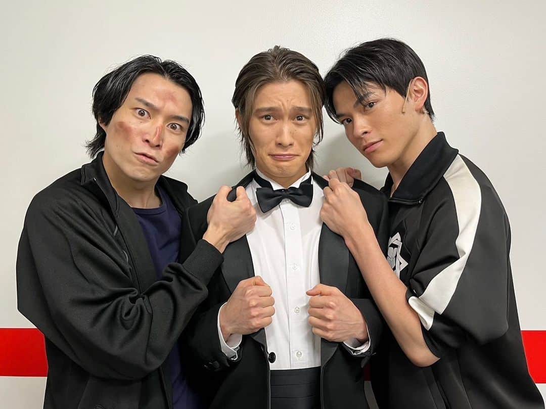 松大航也さんのインスタグラム写真 - (松大航也Instagram)「. 「新・幕末純情伝」全21公演 無事終えることができました。 ここまで本当に長かったような短かったような。笑 素敵なスタッフさんと、キャストさんで 良いチームに恵まれたなと思っています。 何より、観に来ていただいた皆様に感謝しています。 坂本龍馬という大役をやり切れたことは自分の誇りです😄  #新幕末純情伝」2月19日 18時30分 - koya_matsudai_official