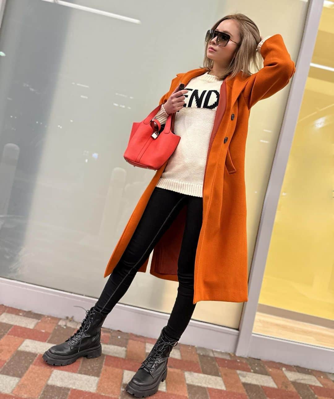 のインスタグラム：「. セーター以外はプチプラでっせ!! . カッコイイ系の服装好き🌻」