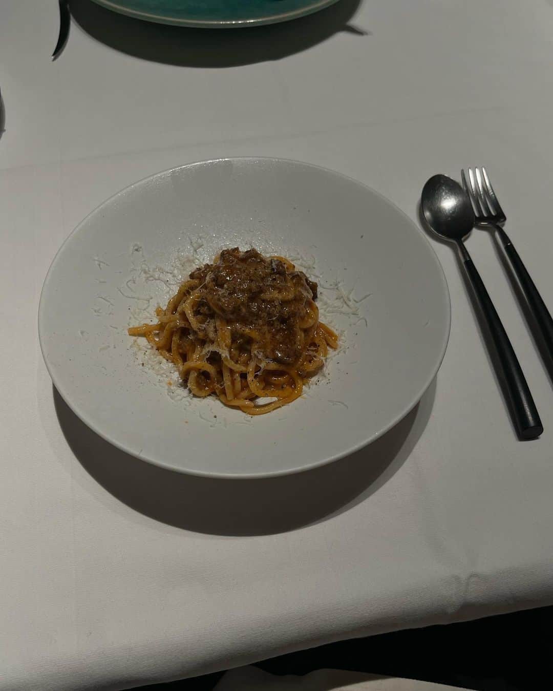エレナ・アレジ・後藤のインスタグラム：「this post is dedicated to food.」