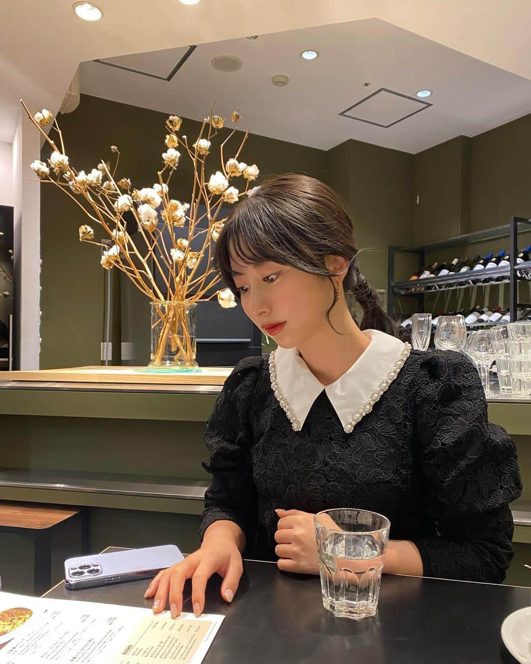 太田江莉奈さんのインスタグラム写真 - (太田江莉奈Instagram)「.  🍽️  . .  #福岡#福岡グルメ#天神ランチ #不意打ち#お呼ばれコーデ#襟付き #lilybrown#結婚式コーデ#結婚式ヘアアレンジ  #およばれヘア#まとめ髪アレンジ#ブルベ夏メイク」2月19日 18時44分 - erina_o_