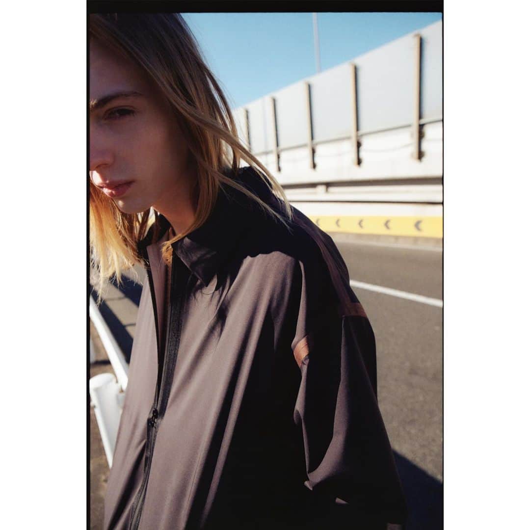 キートのインスタグラム：「. WILD THINGS COLLABORATION SPRING / SUMMER 2023   写真家 : @tetsuokashiwada  HAIRMAKE : @taeko_suda  MODEL : @zapivosha @hugo_e_2003 CASTING : @takahiro_kudose  PR : @teeny_ranch_   @wildthings_jp  #wildthings #collaboration #23ss #23春夏」
