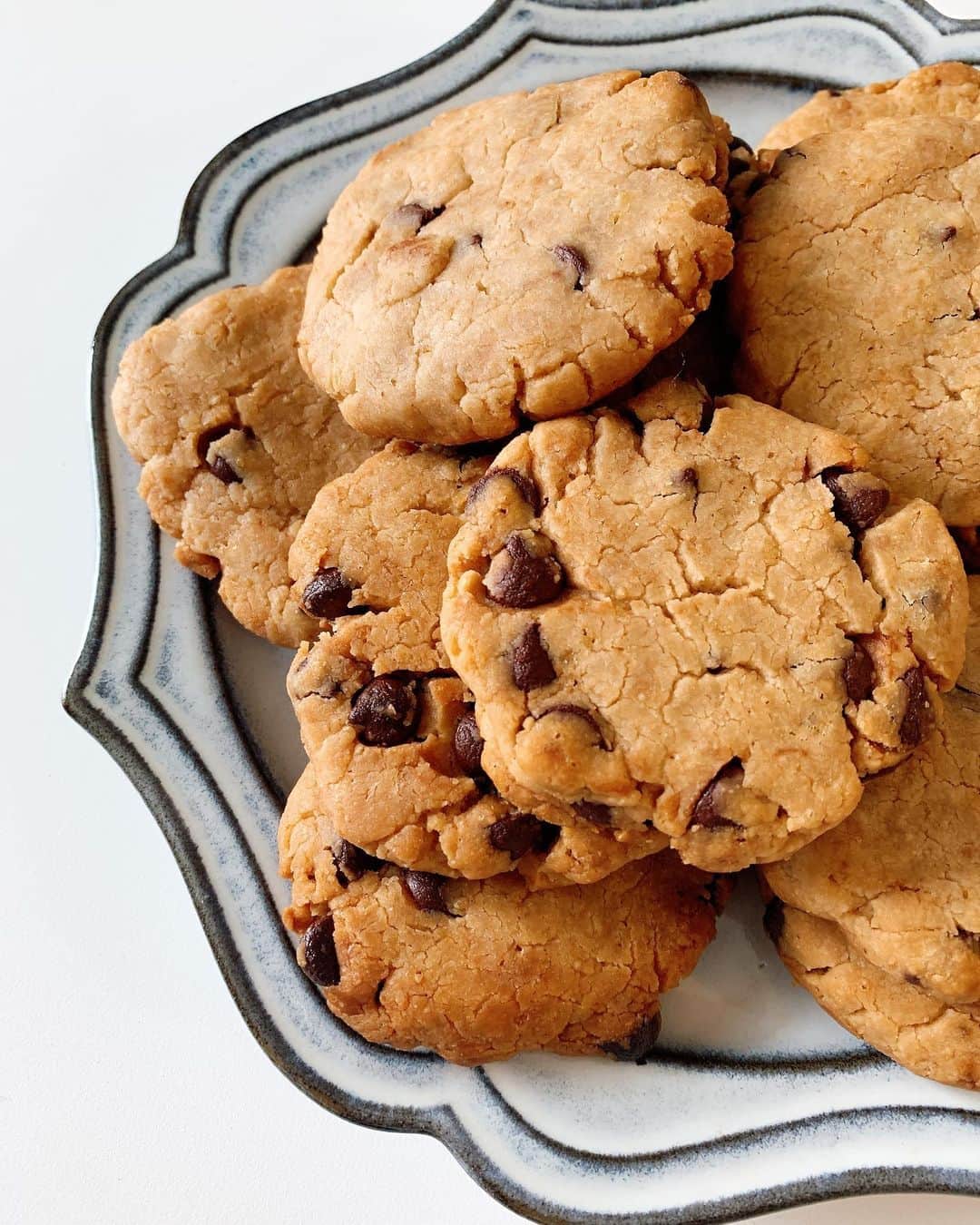 のインスタグラム：「_ Having fun baking🎶  #glutenfree #vegan #cookies」