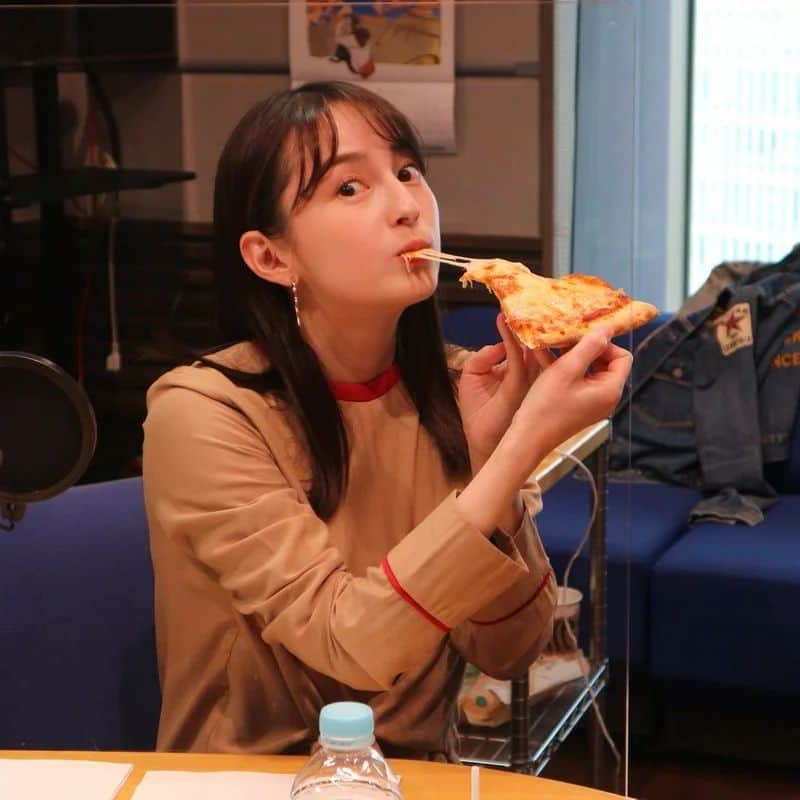 女子アナ好きみっきーさんのインスタグラム写真 - (女子アナ好きみっきーInstagram)「TBS 山本恵里伽ちゃん❤️ チーズが伸び〜るエリカさま🧀 #山本恵里伽 #エリカさま #えりかさま #山本恵里伽アナ #TBS #アナウンサー #かわいい #美女 #色白美肌 #ナイスバディ #熊本美女 #ErikaYamamoto #tbs #announcer」2月19日 19時26分 - mikiya_m39