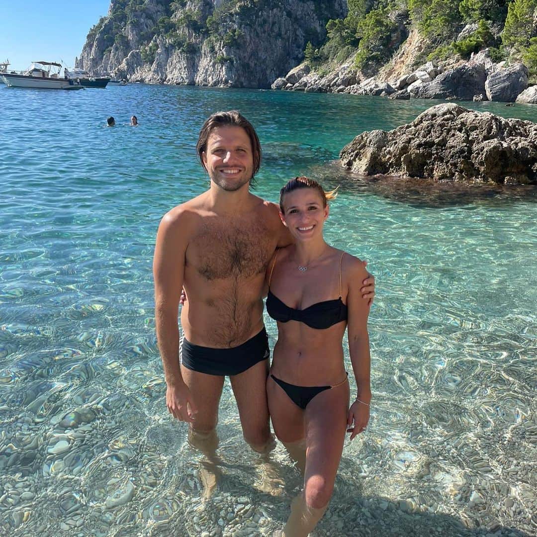 ジャジ・バルボサのインスタグラム：「Para meu eterno Carnaval,  Feliz aniversário!  Obrigada por tudo, obrigada por tanto!  Te amo ♾️💙♾️ @leandroferlini」