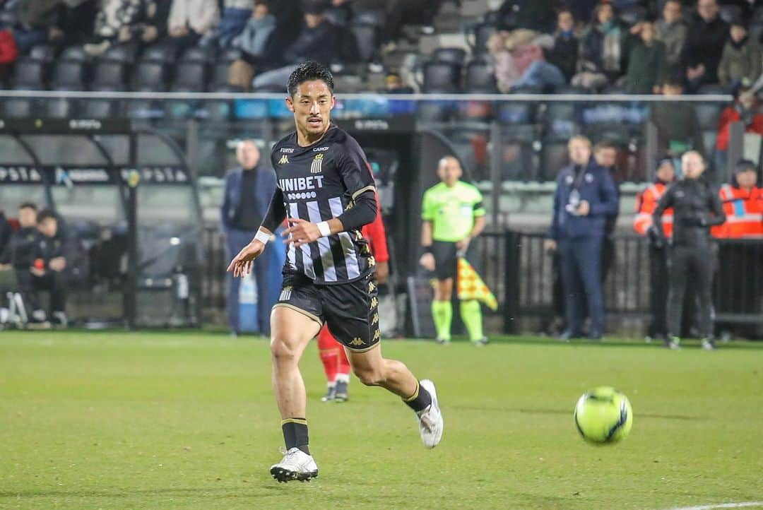 森岡亮太さんのインスタグラム写真 - (森岡亮太Instagram)「・  It was not enough. Let’s go for a win next game.  #rcsc #jupilerproleague #umbro #アンブロ #accerator #アクセレイター #ベルギー #belgium #football #footballplayer」2月20日 6時25分 - ryota_morioka