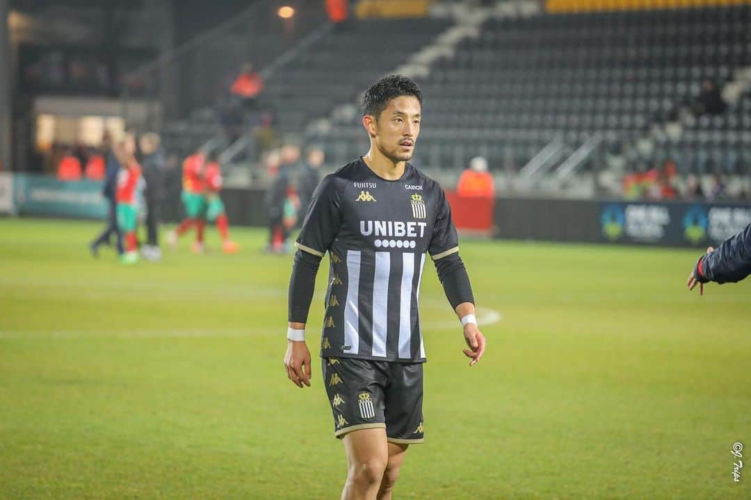 森岡亮太のインスタグラム：「・  It was not enough. Let’s go for a win next game.  #rcsc #jupilerproleague #umbro #アンブロ #accerator #アクセレイター #ベルギー #belgium #football #footballplayer」