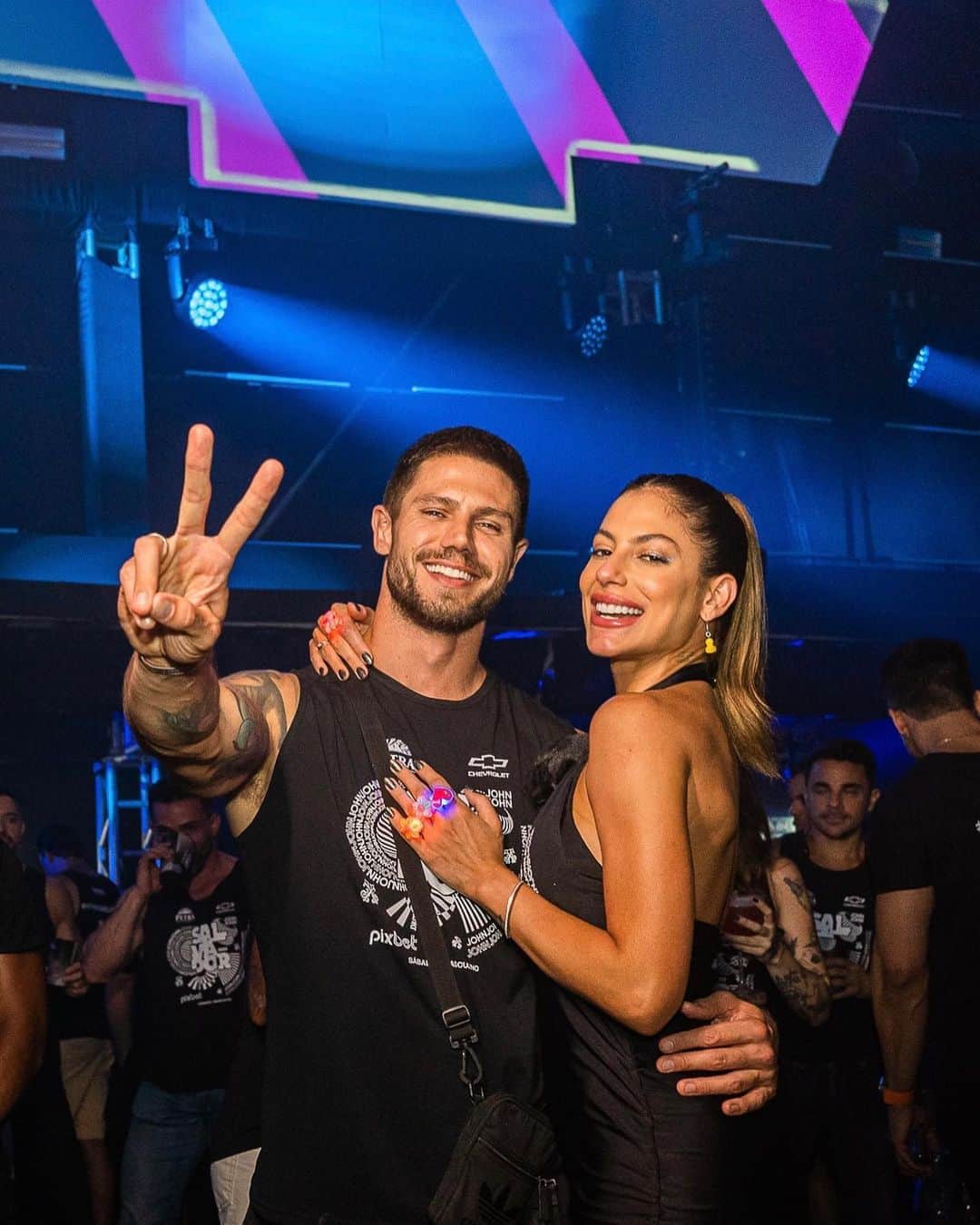 Jonas Sulzbachのインスタグラム：「Pensem num #CarnavalMemoravel que estamos vivendo 💙   Valeuuuu @chevroletbr」