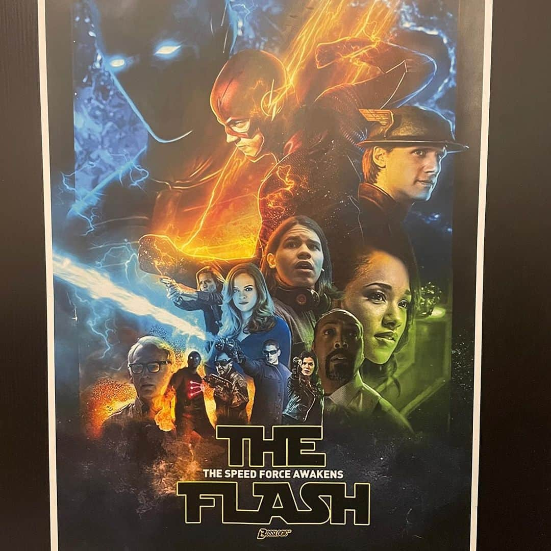 テディ・シアーズさんのインスタグラム写真 - (テディ・シアーズInstagram)「Epic @cwtheflash #FanArt from Season 2. Got some you wanna share? Tag me. Let’s have some fun. 🖤⚡️🖤」2月20日 6時05分 - teddysears