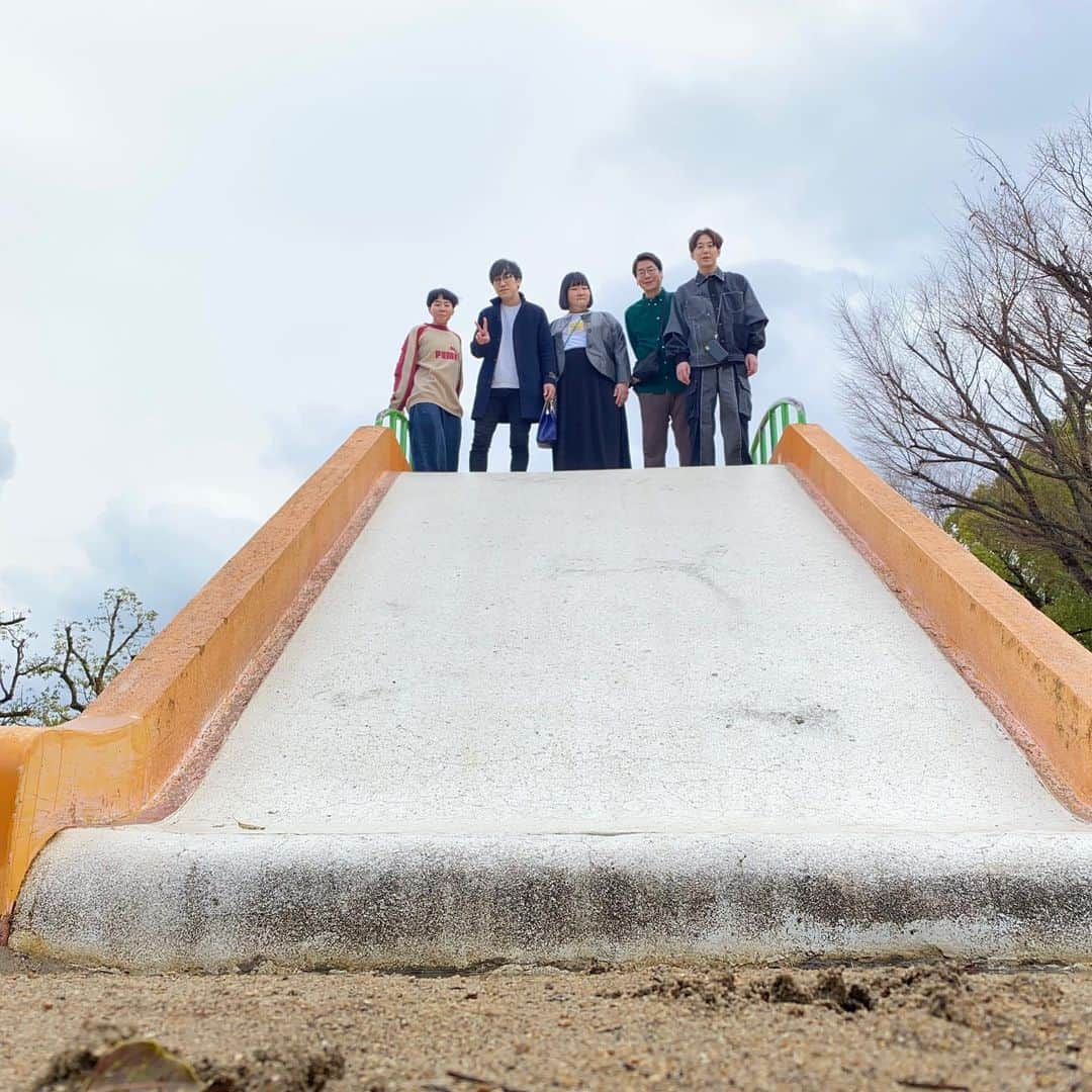 小野竜輔さんのインスタグラム写真 - (小野竜輔Instagram)「M-1ツアー神戸。 合間はもちろん仲良しメンバーでお散歩。 毎回お散歩のために頑張ってるまである。 撮影はいつもヨネダ2000の誠。 ありがとう。 早くまたお散歩したいなぁ。  あと最近よく聞かれるのですが僕が着てる服はMAISON SPECIALが多いです。  #M1ツアー #お散歩 #ハイツお散歩友の会 #ヨネダ2000 #キュウぴろ #男性ブランコ浦井 #カベポスター浜田 #ダイヤモンド小野」2月19日 22時03分 - onodora0813