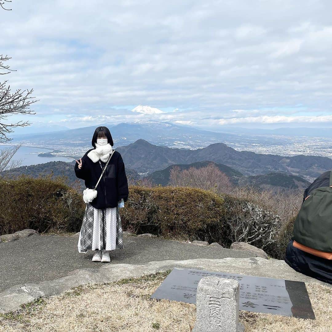 あいすさんのインスタグラム写真 - (あいすInstagram)「静岡旅行🚙💨  3枚目はマスオくんみたいな石」2月19日 22時09分 - ice_icol