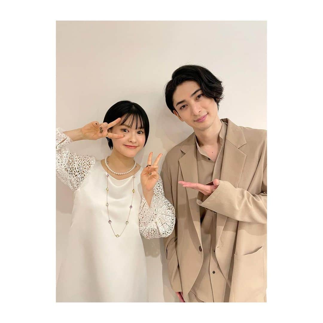 昆夏美のインスタグラム：「. #古川雄大 さんの コンサートにお邪魔しました。 めちゃくちゃ盛りだくさんの内容で、 出番までもわくわく聴いてました。 初のデュエットもなんだか貴重で とっても楽しいひとときでした☺︎ 会場のお客様も温かく迎えてくださり 嬉しかったです！ . また共演できたら楽しそうだなぁ。 素敵な1日をありがとうございました☺︎ . . . . お衣装とアクセサリー可愛かったの☺︎ タグ付けしてあるよぉ！」