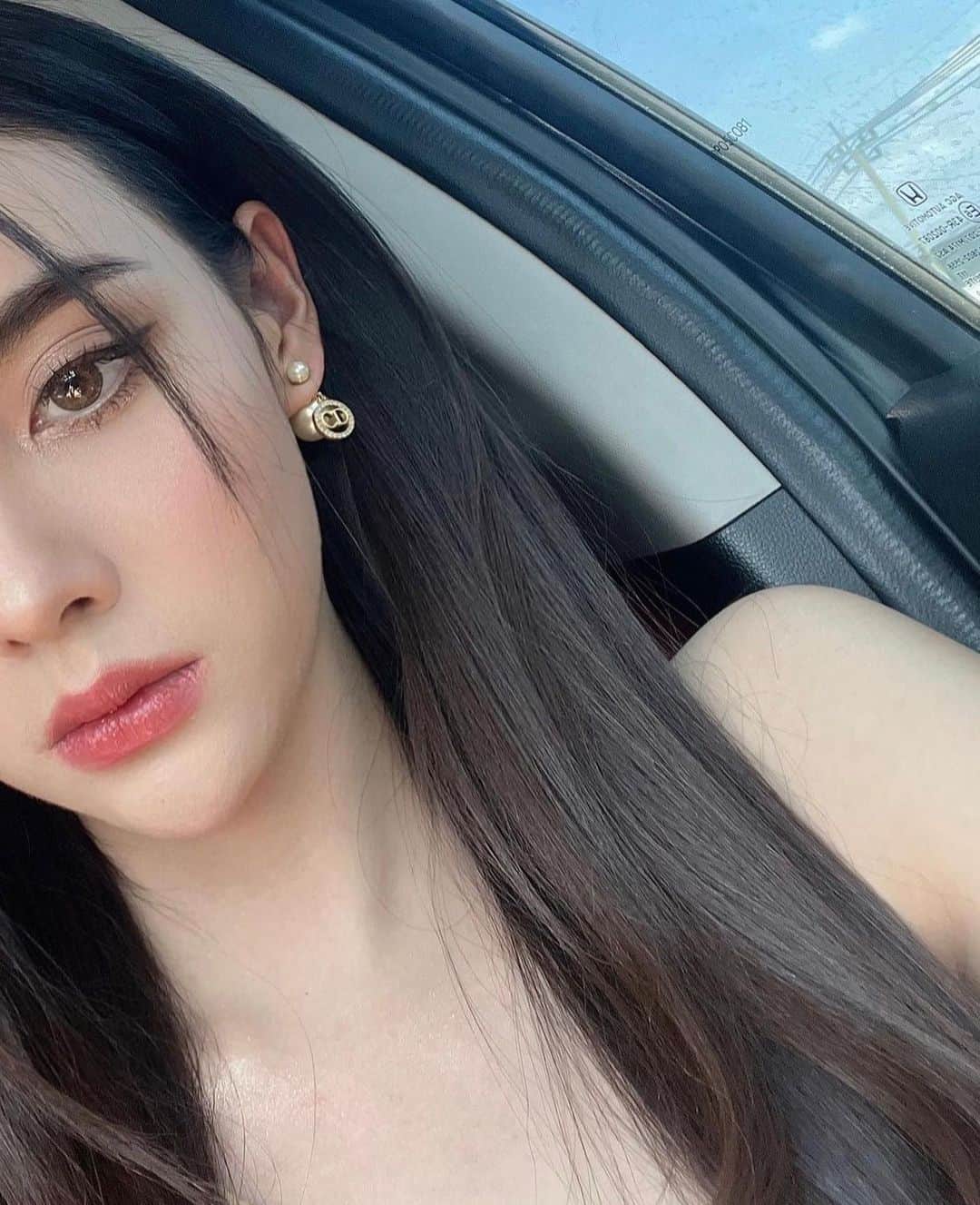 南鈴のインスタグラム：「おやすみ💤💙 #南鈴 #タイ女優 #thaiactress #タイモデル #thaimodel #タイ美人 #thaibeauty #ミスティーンタイランド #missteenthailand #missteenthailand2011」