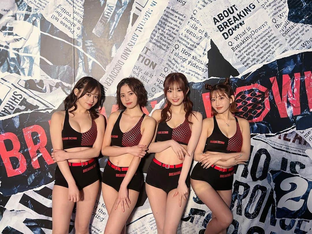 美音咲月のインスタグラム：「🍓 #BreakingDown7 とってもとってもありがとうございました！ 選手のみなさん・関係者のみなさん おつかれさまでした🔥 ・ ・ BreakingGirl として引き続き参加させていただき またみんなと応援できてうれしかったです！ ・ ・ ほんとうにありがとうございました❤️‍🔥 ・ ・ ・ #breakingdown #breakingdown7 #breakinggirl #ラウンドガール #格闘技 #コスチューム #グラビア #巻き髪 #美輪咲月」
