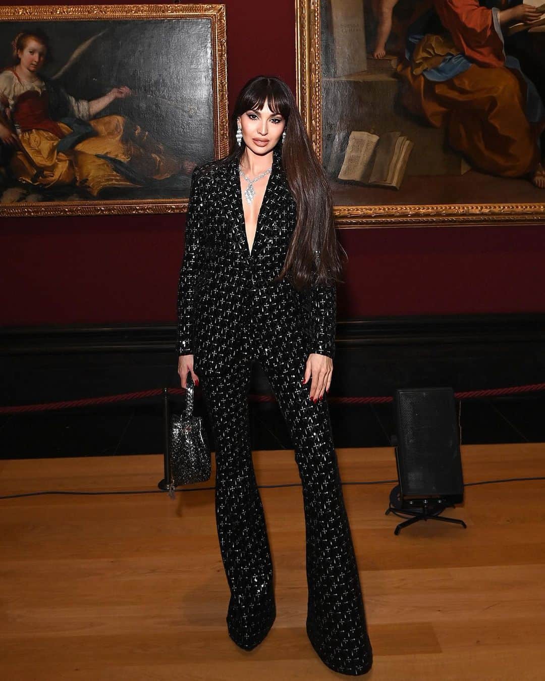 Zara Martinのインスタグラム：「Weird I wasn’t nominated by @bafta this year but thank you to my @bulgari family for having me at the official Nominees party nonetheless 😜 at the @nationalgallery last night. Always an honour 💎💣  Pics by @kategreenphotographer @gettyentertainment wearing @nadinemerabi & @bulgari」