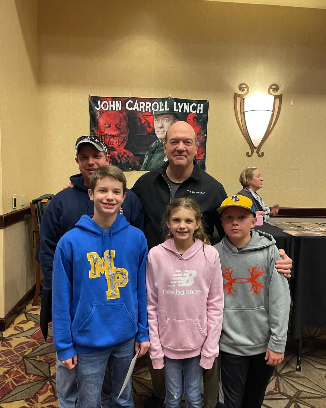 ジョン・キャロル・リンチのインスタグラム：「This is Mathew and his children Grayson, Raylen and Ava at #madmonsterparty today. I can’t post it on Facebook as I no longer have an account. Please post this there if you can! :-)」