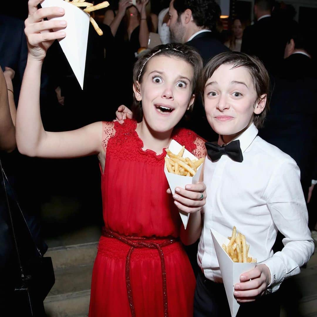 ノア・シュナップさんのインスタグラム写真 - (ノア・シュナップInstagram)「Happy birthday to my partner in crime for life. I love you so much❤️ @milliebobbybrown」2月20日 3時10分 - noahschnapp