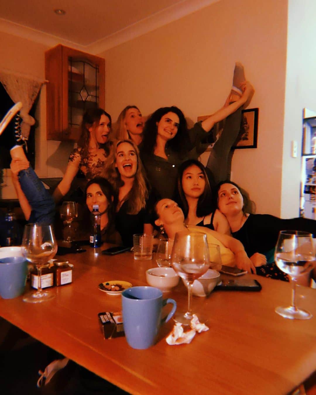 エミリー・ブラウニングのインスタグラム：「Made a good as show with these absolute legends and the trailer drops tomorrow HOPE YOU LIKE SHENANIGANS #classof07」
