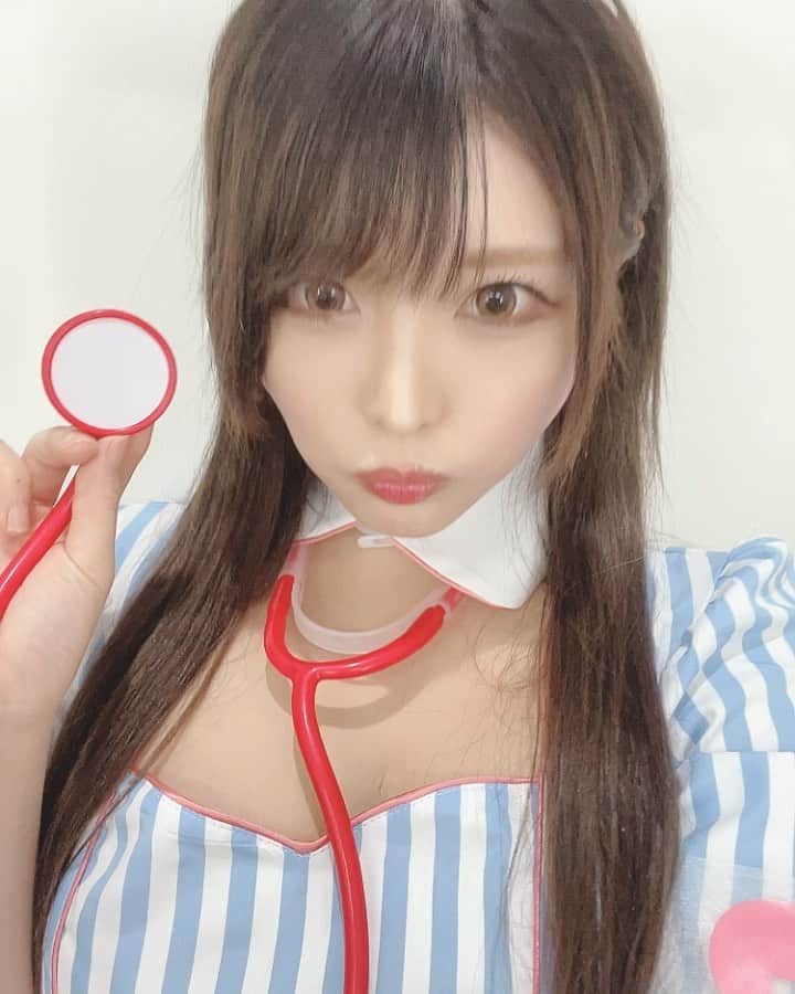 新村あかりのインスタグラム：「💉💦」
