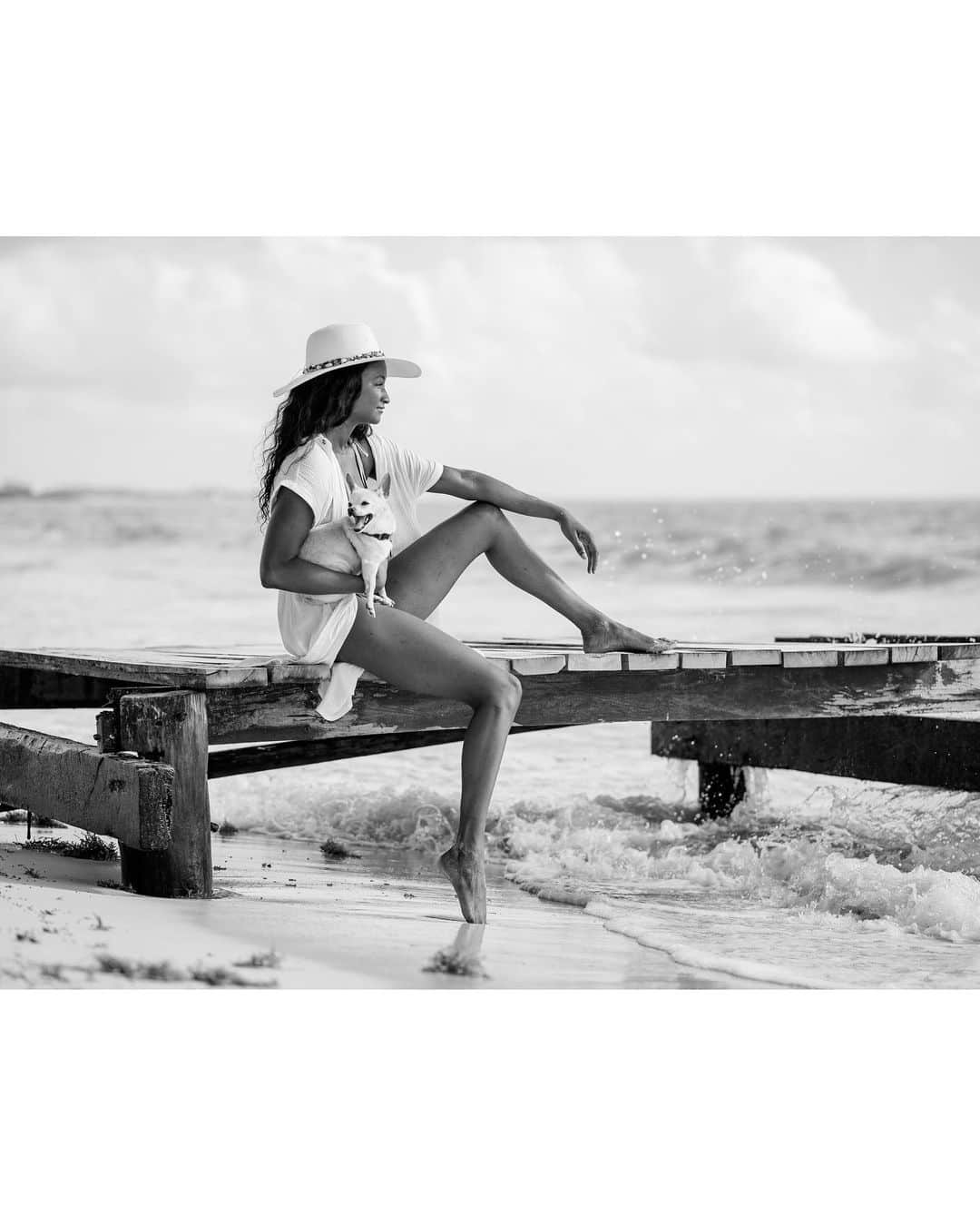 リンジー・スコットさんのインスタグラム写真 - (リンジー・スコットInstagram)「One last #photodump 🇲🇽📸🌊  #vivamexico #vivamexico🇲🇽 #playadelcarmen  #remoteworklifestyle #beachday #beachlife #beachphotography #beachphotos #beachphotoshoot #beachvibes #beachpics #beachshoot #cancun #playadelcarmenhotels #playadelcarmenresorts #luxuryhotel #luxuryresort #luxuryresorts #luxurytravel #mexicana #resort #rivieramaya #traveltheworld #tulum #workingremote #workingremotely #workremote #yucatan」2月20日 7時49分 - lyndsey360