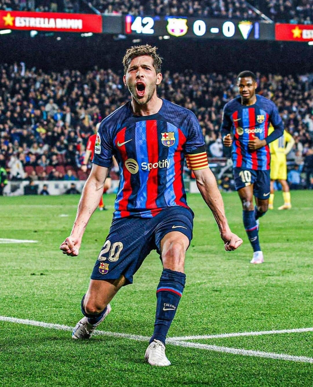 セルジ・ロベルトのインスタグラム：「Vamos!💥💥 esto no para! Contento por la victoria y por el gol! Gràcies Camp Nou per el vostre suport! 💙❤️」