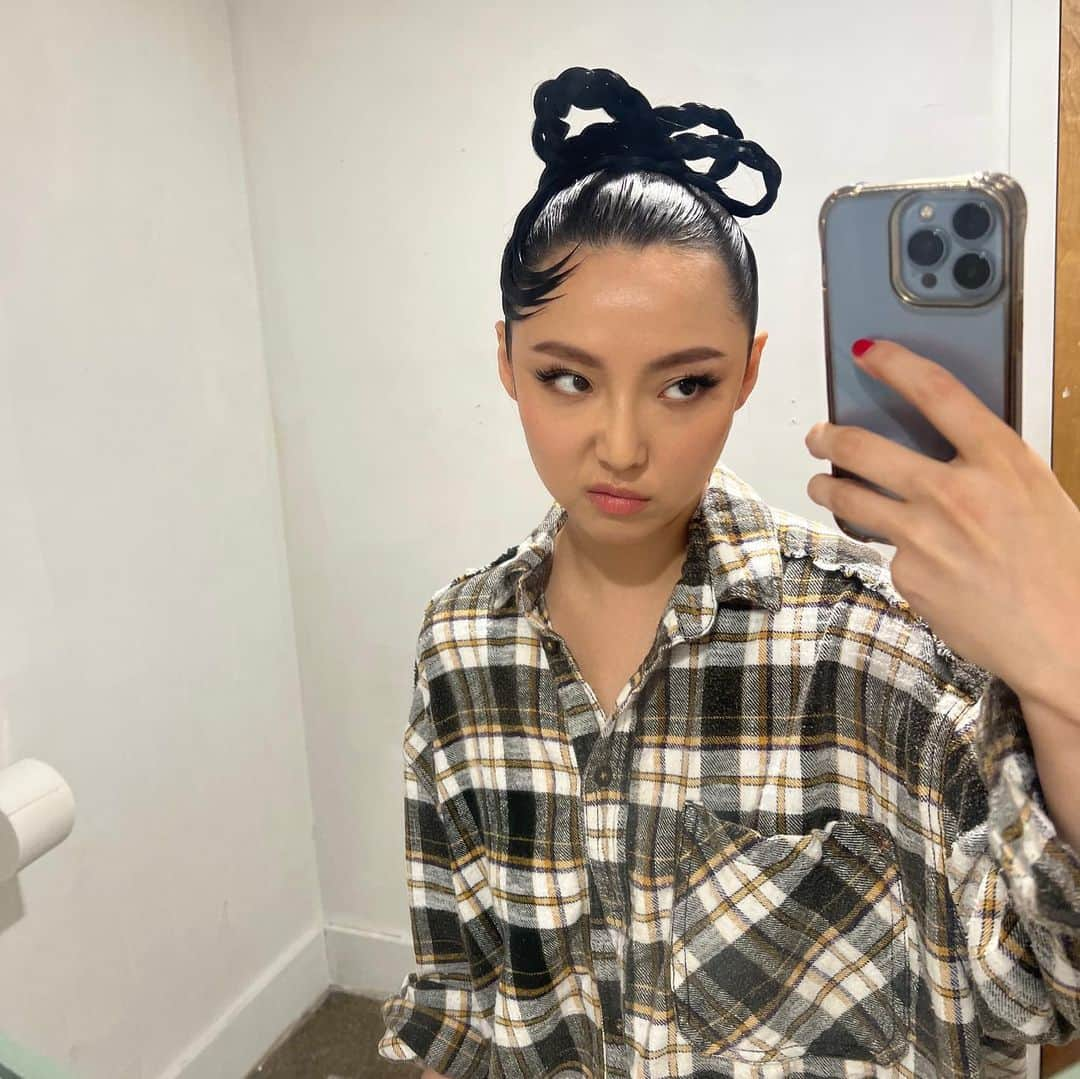 ミン のインスタグラム：「I’m not angry I’m hungry 🙄 내일부터 다이어트 ^,^」