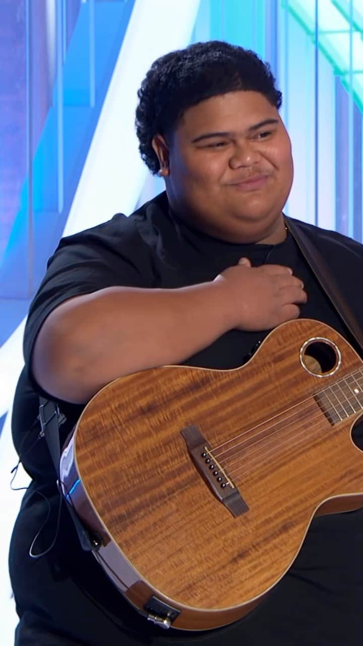 American Idolのインスタグラム：「We’re in a puddle of tears over here after @wtongi’s tribute to his father 😭💔 This one’s for Rodney!」