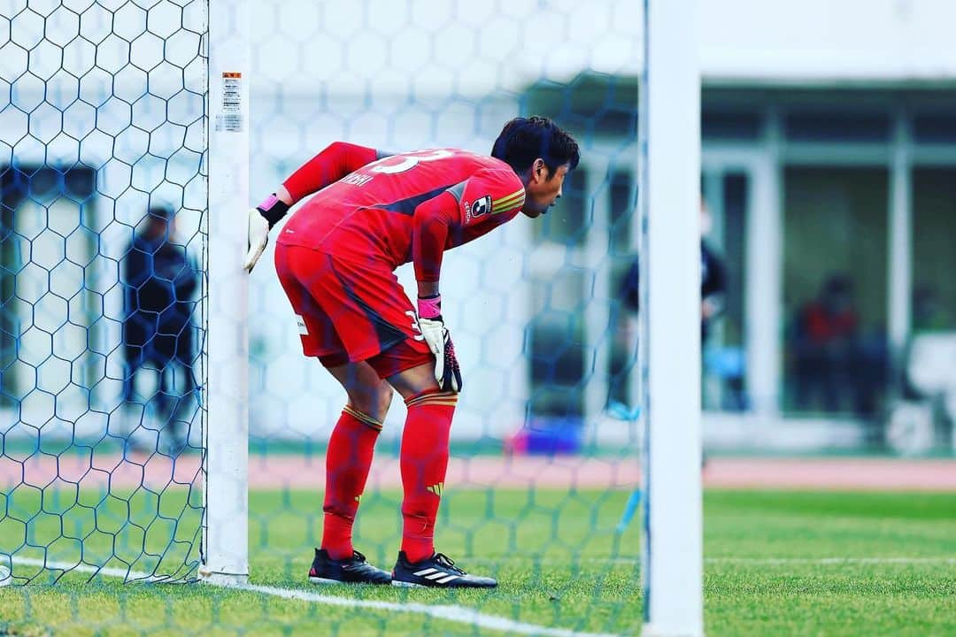 林彰洋のインスタグラム：「Photos  vsZelvia Machida #gk #キーパー #ゴールーキーパー #ベガルタ仙台 @adidas  @adidasfootball」