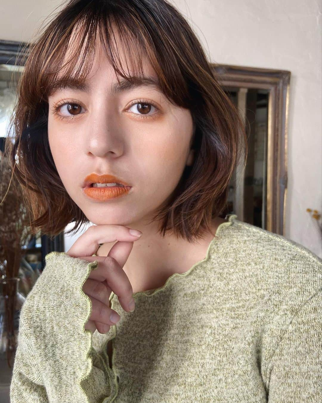 彩ステファニーのインスタグラム：「軽いボブと春めいく🍊」