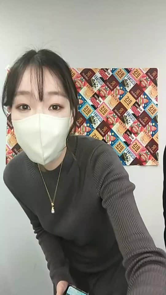 チロルチョコのインスタグラム：「#チロルmtg 先行抽選会🤗♥️  当選した3名の方にはDMお送りします🤤✨  #チロルチョコ #チロル」