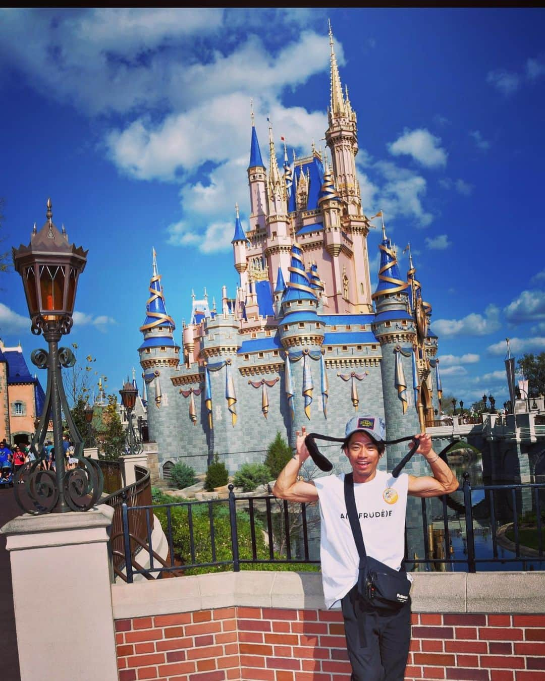 高橋大輔さんのインスタグラム写真 - (高橋大輔Instagram)「WALT DISNEY WORLD  人生初！ フロリダ来てやっと3年ぶりにw 年齢忘れて楽しんだw  @k.a.n.a.m.u.r.a  @isabellagamez  @korovinsashka123」2月20日 13時21分 - d1sk_t