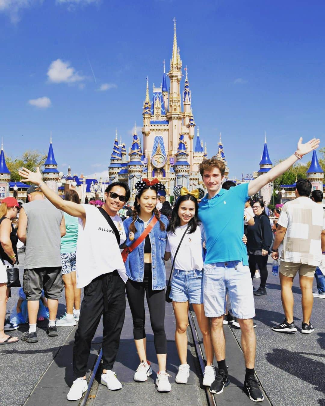 高橋大輔さんのインスタグラム写真 - (高橋大輔Instagram)「WALT DISNEY WORLD  人生初！ フロリダ来てやっと3年ぶりにw 年齢忘れて楽しんだw  @k.a.n.a.m.u.r.a  @isabellagamez  @korovinsashka123」2月20日 13時21分 - d1sk_t