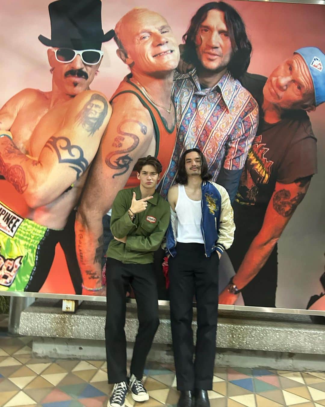 SEANのインスタグラム：「These Are the Ways  @chilipeppers 🤍🌶️」
