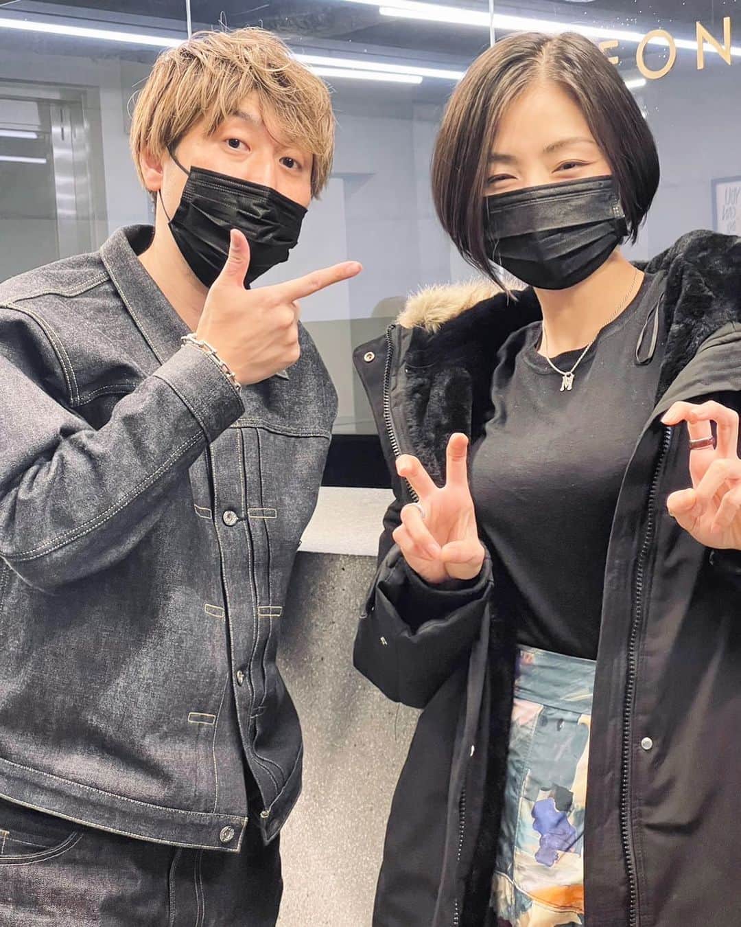 片山萌美のインスタグラム：「✂︎  髪の毛のメンテナンス✂︎  FONS' 堀川智明さんに 美しくしてもらいました✨ いつも ありがとうございます🫶  #fons'  #堀川智明 さん #表参道　 #青山　 #moemikatayama   笑いすぎて 目がない🤣笑」