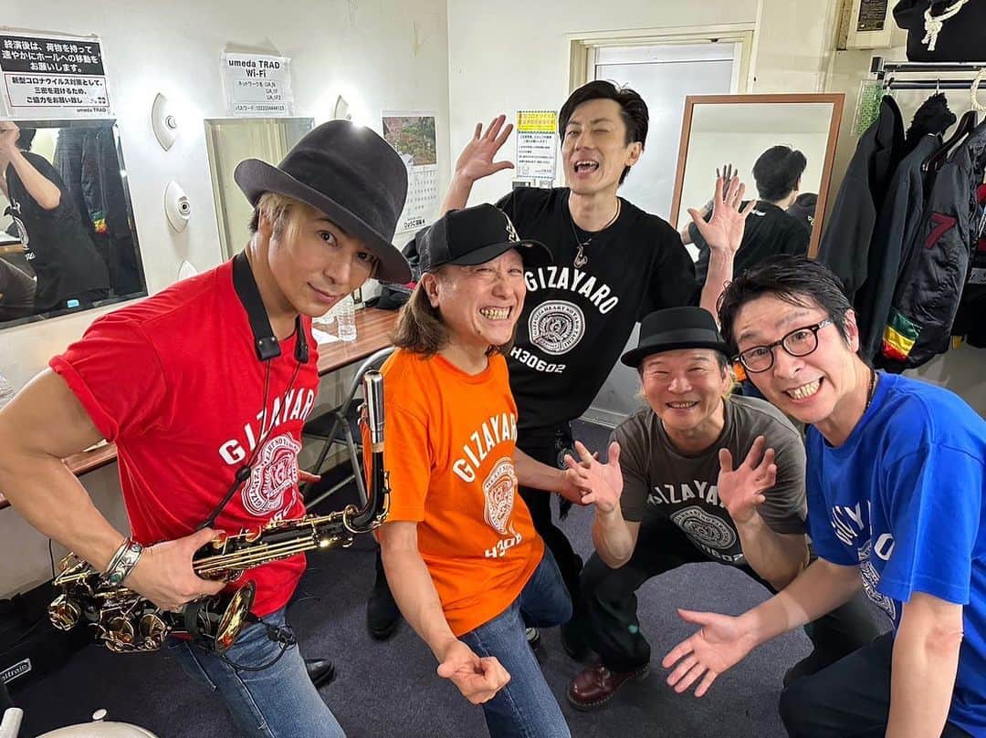 田中和さんのインスタグラム写真 - (田中和Instagram)「昨夜は「ギザギザハートの野郎達」@梅田TRADありがとうございました！ 渾身サポートさせて頂きました。 来てくれた皆さまホントにありがとうございました、さすが大阪オーディエンス！いつも想像を上回る熱量、ありがとうございました。 そしてTRADスタッフの皆々さま、ホントに質が高い丁寧な対応、ありがとうございました！ そして、享さん筆頭にワタル・真治くん・平田くん・ウメ・ミワコ、心よりありがとうございました。 #武内享  #ギザギザハートの野郎達  #梅田trad」2月20日 14時02分 - kazz620