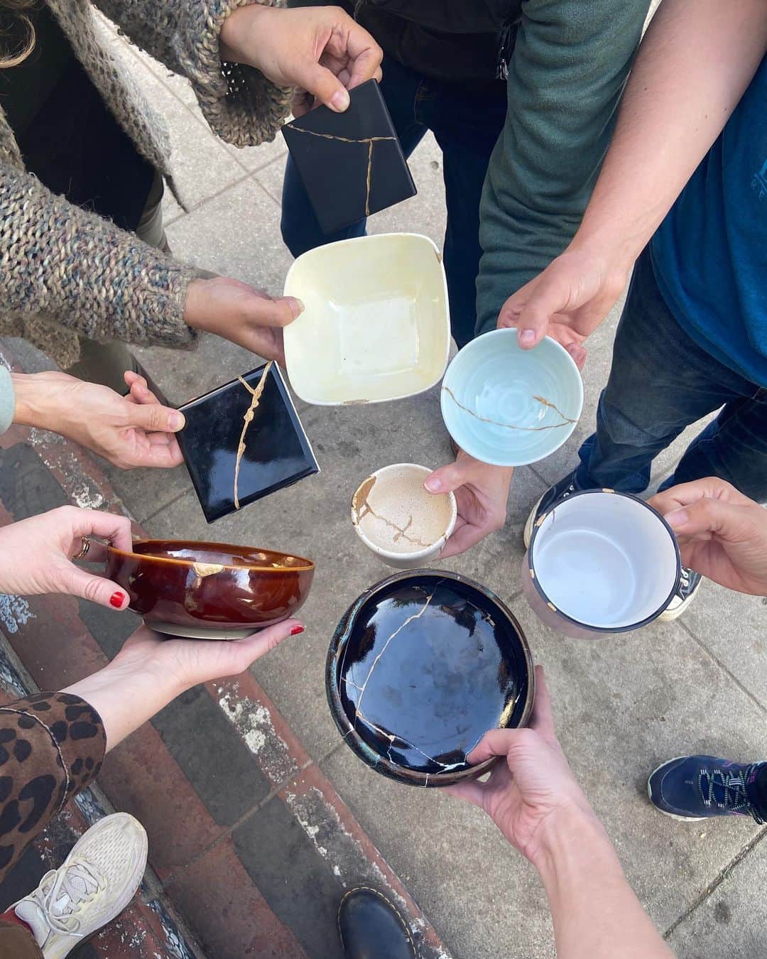 のインスタグラム：「I am so incredibly honored to facilitate these @academykintsugi  Experiences here in LA. Meeting such wonderful people and getting to see each person’s unique process. I learn so much every single time.」