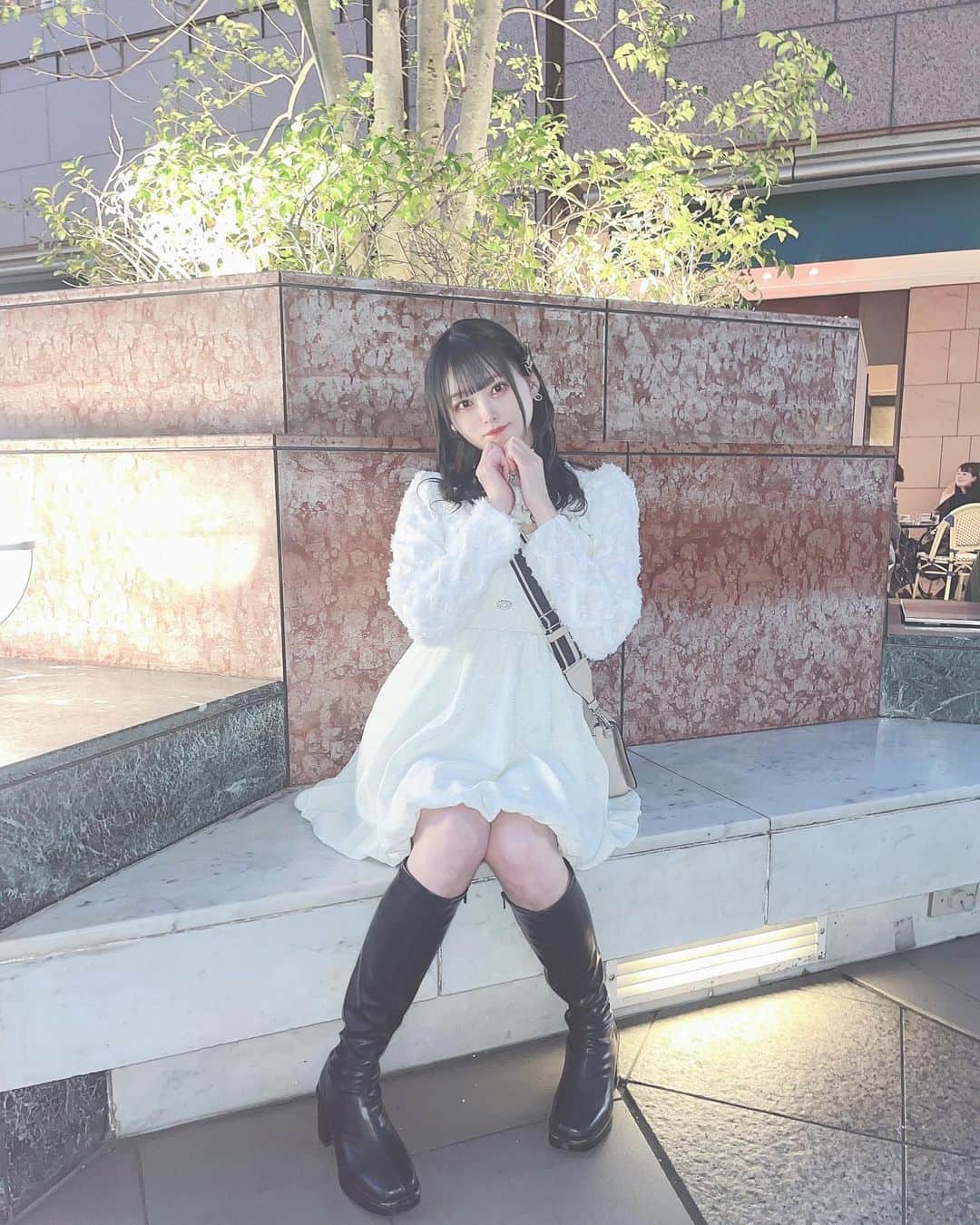 のインスタグラム：「デートどこいくー？🥺」