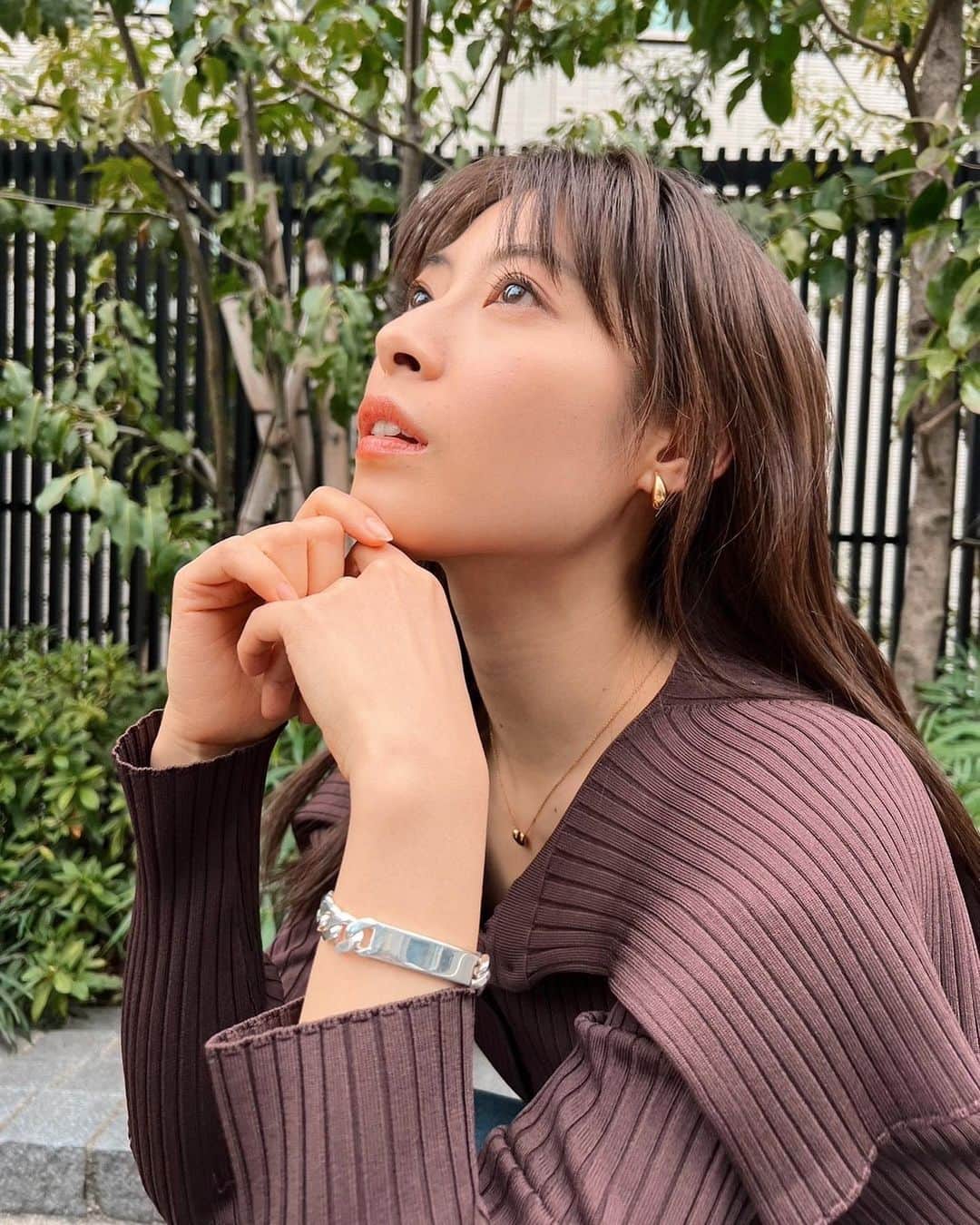 瀧本美織のインスタグラム：「🤎🤍 @aletta_jewelry_official」