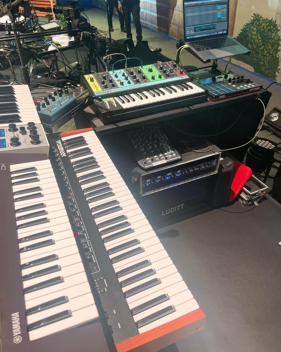 George のインスタグラム：「Set UP  sumika Live Tour 2022-2023「Ten to Ten」  #TentoTen #テントテン #テンテン」