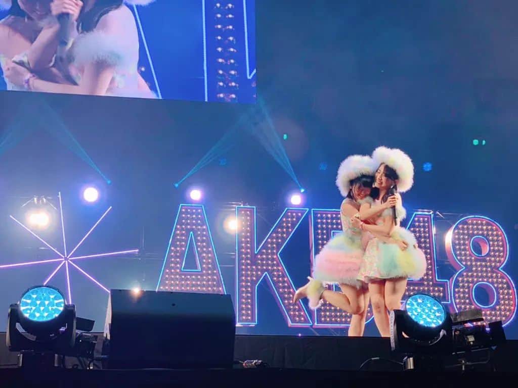 佐々木優佳里のインスタグラム：「💙  懐かしい写真！  #akb48 #ライブ #ユニット」