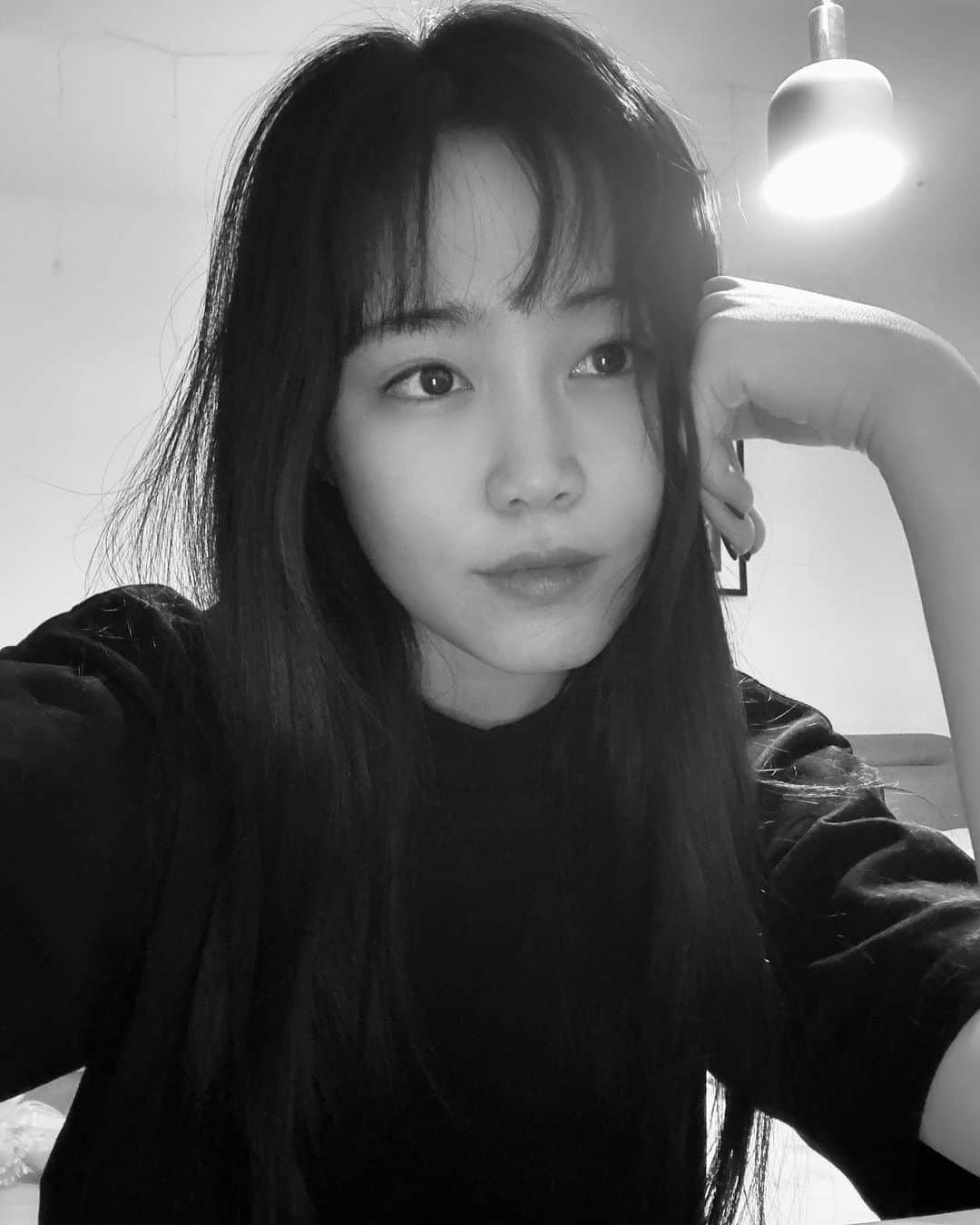 鷲尾伶菜のインスタグラム：「前髪さん、おかえり」