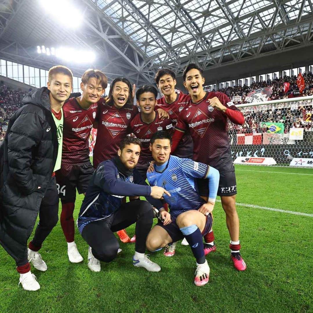 のインスタグラム：「開幕戦勝利🔥🦍 大きい声援が力になった！！ 次も勝利！  #ヴィッセル神戸 #神戸讃歌 #最高 #ホームは全部歌おうぜ」