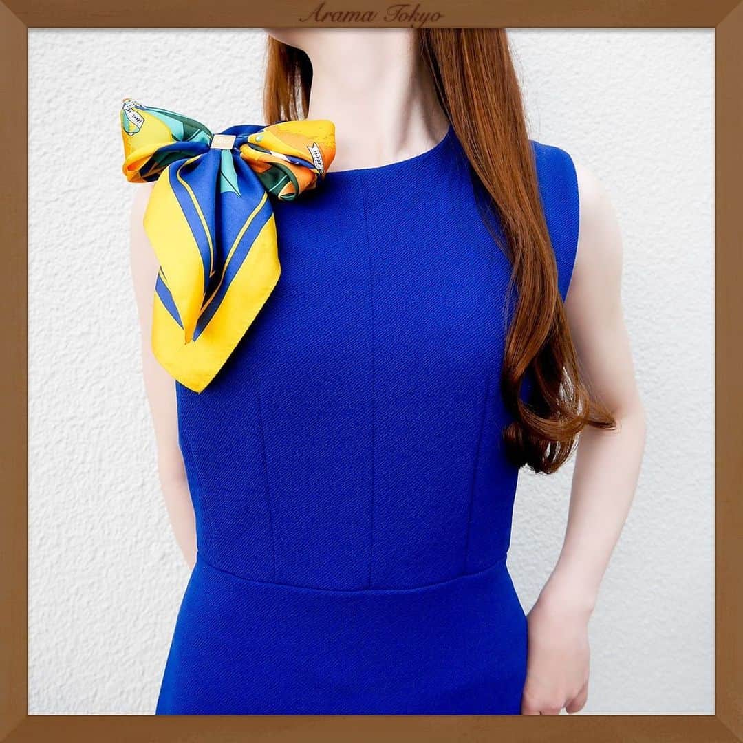 BASE（ベイス）さんのインスタグラム写真 - (BASE（ベイス）Instagram)「190万ショップの中から 編集部が人気商品をセレクト！  🏅BASE PiCK UP🏅  ———Brand——— ARAMA TOKYO  @ARAMA.TOKYO  ———item———  「ファースト・スカーフ」がコンセプト。  ハードルも値段も高いシルクスカーフのイメージを払拭し たくさんの方にさまざまなコーディネートをたのしんでもらえるよう 「使い方の提案」を重視。  バッグにお洋服にパンプスに🥿  スタイリングの大きなポイントになるので お気に入りの一枚を探してみてください。  #baseec #baseecで販売中  #スカーフ #スカーフコーデ #シルクスカーフ #スカーフアレンジ #scarf #マフラーコーデ #バッグアレンジ #バッグコーデ #冬コーデ #ママコーデ #今日のコーデ」2月20日 19時03分 - baseec