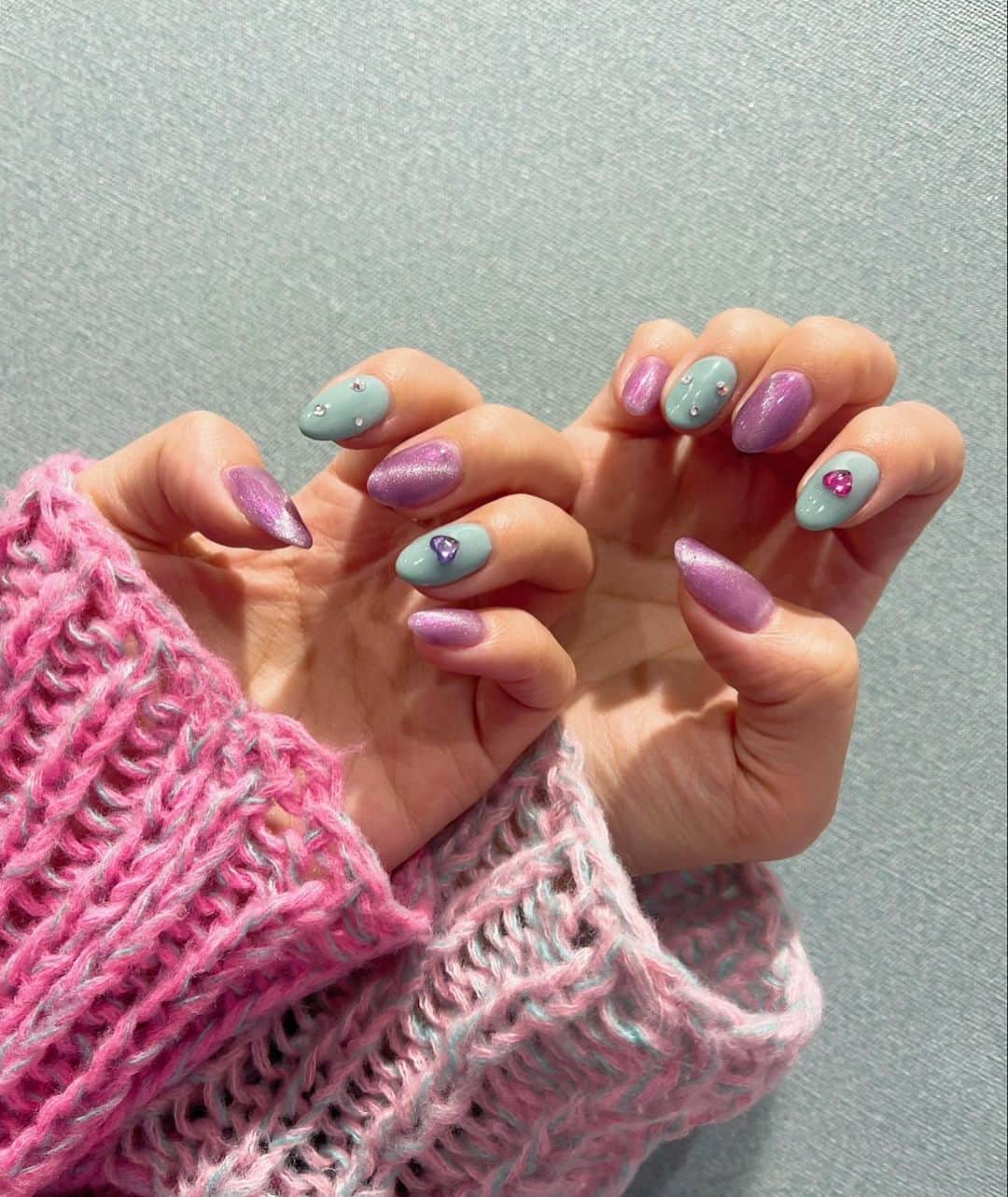 MIOのインスタグラム：「nail 💖💚😻」