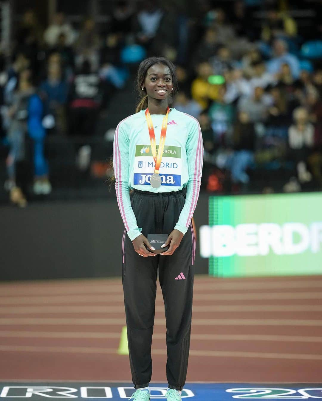 Fatima Diameさんのインスタグラム写真 - (Fatima DiameInstagram)「✨ Campeona de España 🥇✨  Gracias Madrid por el pedazo de ambientazo y por llevarme en volandas en cada salto. 🤩   Contenta pero no satisfecha, vamos a por más.   📸: @sportmedia.es」2月20日 20時05分 - fatimadiame